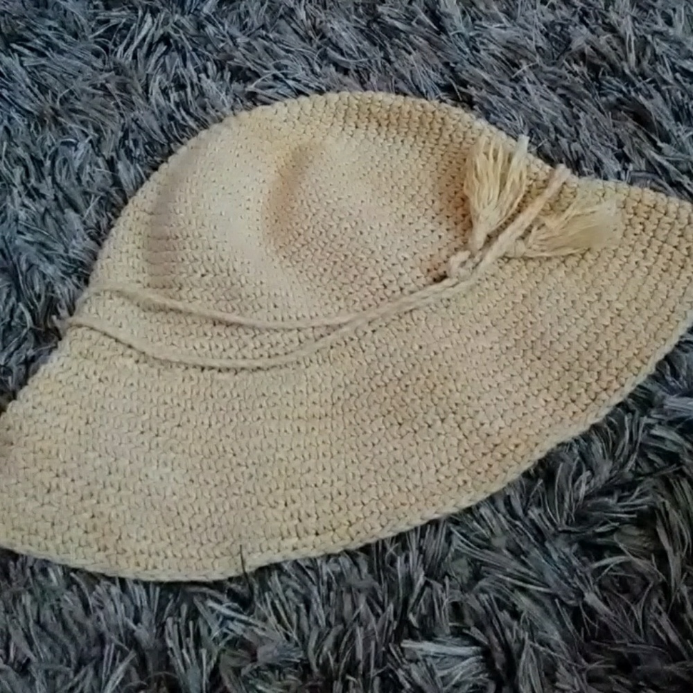 Hat - Picture 2 of 3